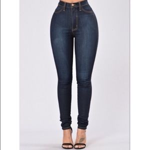 FashionNova Classic High Waisted Jeans-Medium Wash
